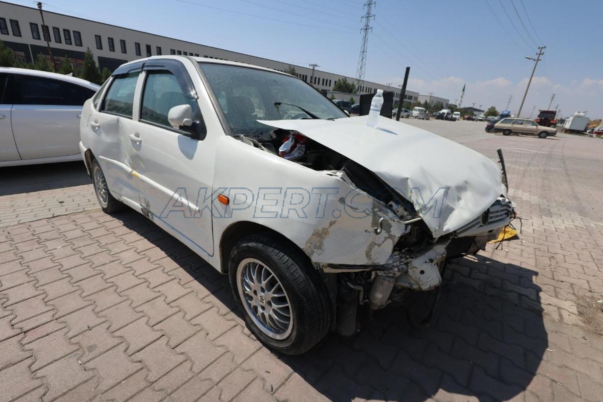 VOLKSWAGEN POLO 1.6 