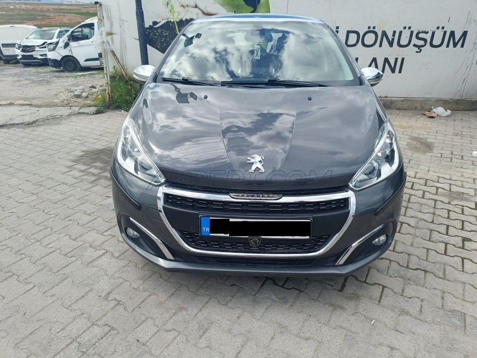 PEUGEOT 208 1.2